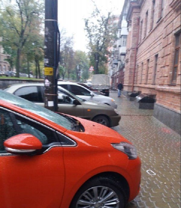 Самая дешевая парковка - на Гоголя