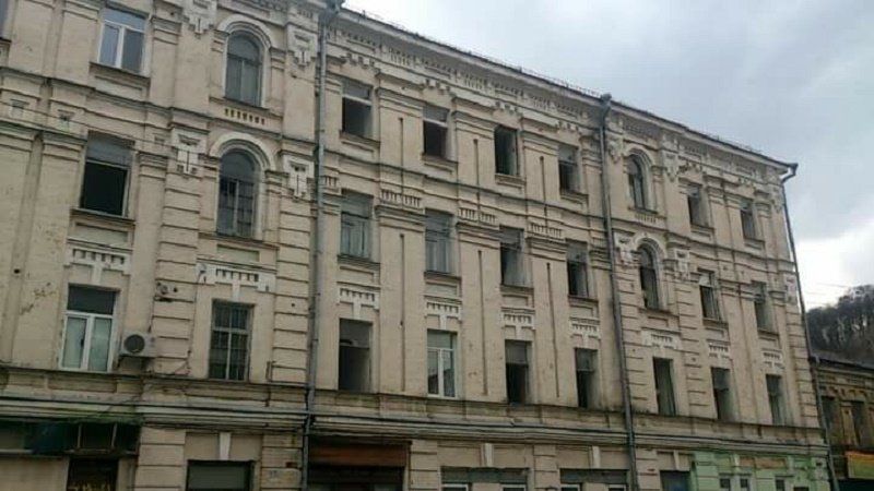 Кто разрушает памятник архитектуры на Подоле в Киеве 5