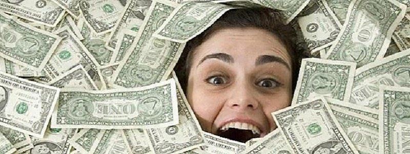 Что можно делать, а чего не стоит со своими деньгами в Украине