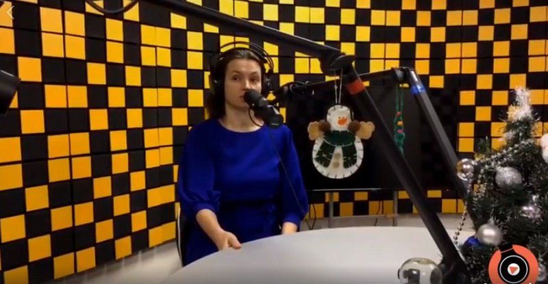 Как-то странно ведет себя доллар