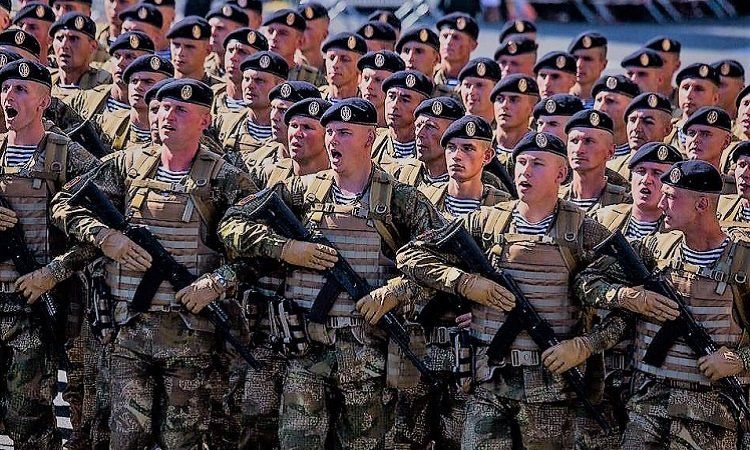 За что украинский морпех хотел отсудить у Виктора Пинчука 3 миллиарда 3