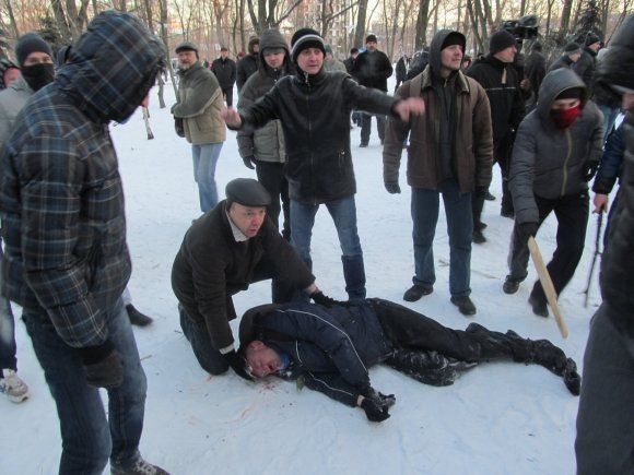 Активисты Майдана в Днепре переходят от митингов к делу 3