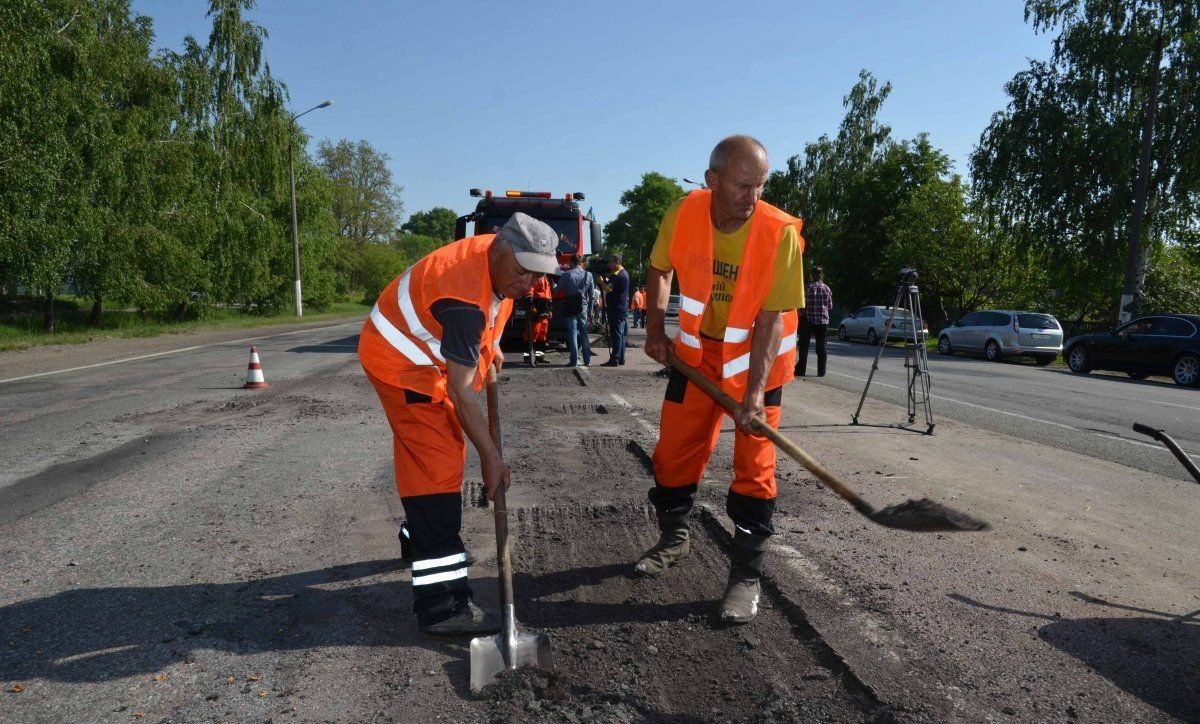 Деньги пока есть только на ямочный ремонт