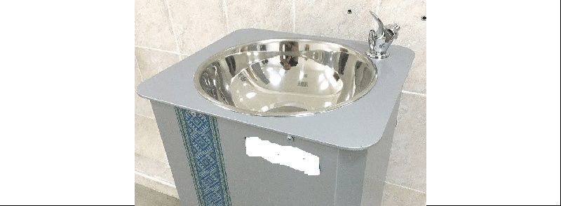 В каких школах Киева починят питьевые фонтанчики 2