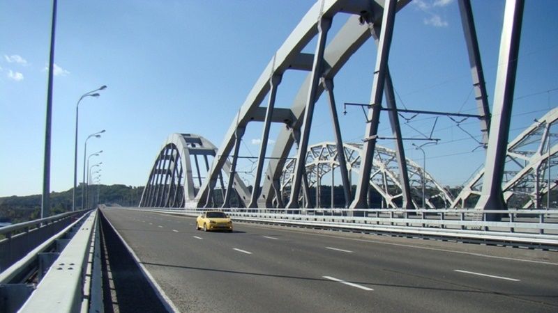 Эксперты называют Дарницкий мост самым дорогим в мире