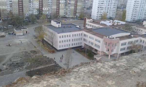 В какой школе Киева за 15 миллионов отремонтируют стадион 2