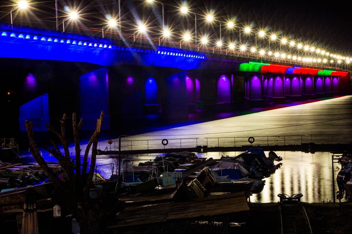 Сколько в Днепре украли на смарт-деревьях, пляжах и освещении мостов 2