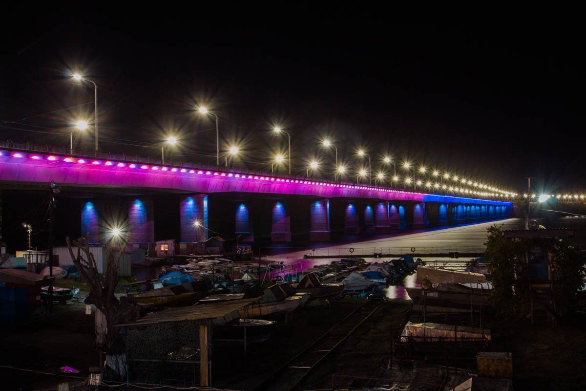 Сколько в Днепре украли на смарт-деревьях, пляжах и освещении мостов 3