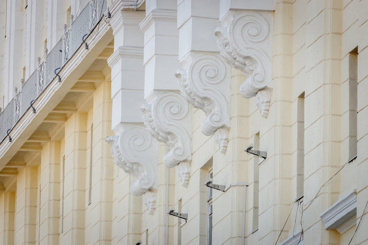 Сколько в Днепре украли на смарт-деревьях, пляжах и освещении мостов 7