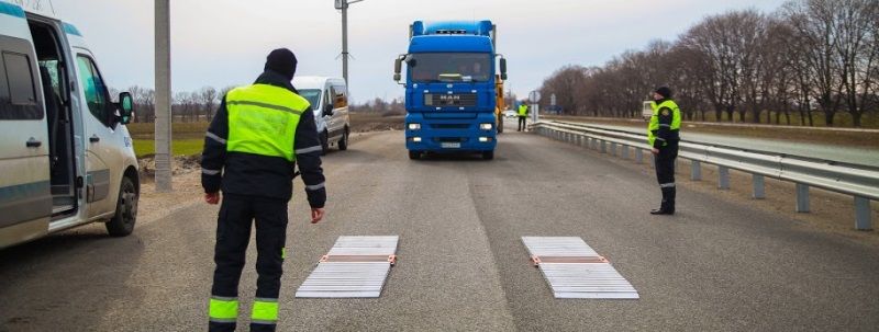 Как в Днепропетровской области штрафуют перегруженные фуры