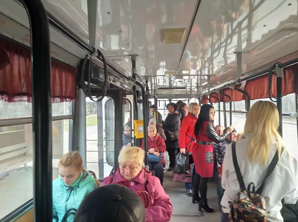 Криворожский троллейбус с валидаторами ПриватБанка