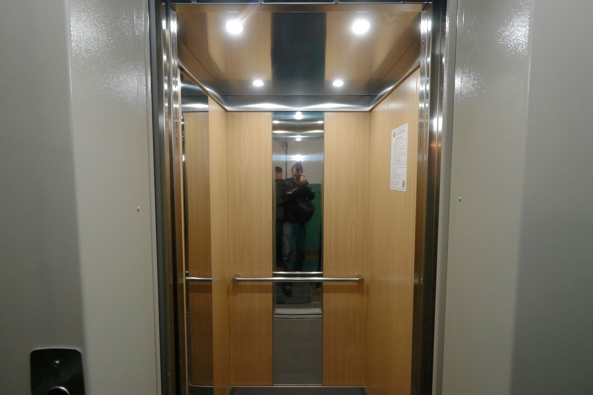 За чотири роки у Дніпрі капітально відремонтували та замінили понад 600 ліфтів у житлових будинках 1