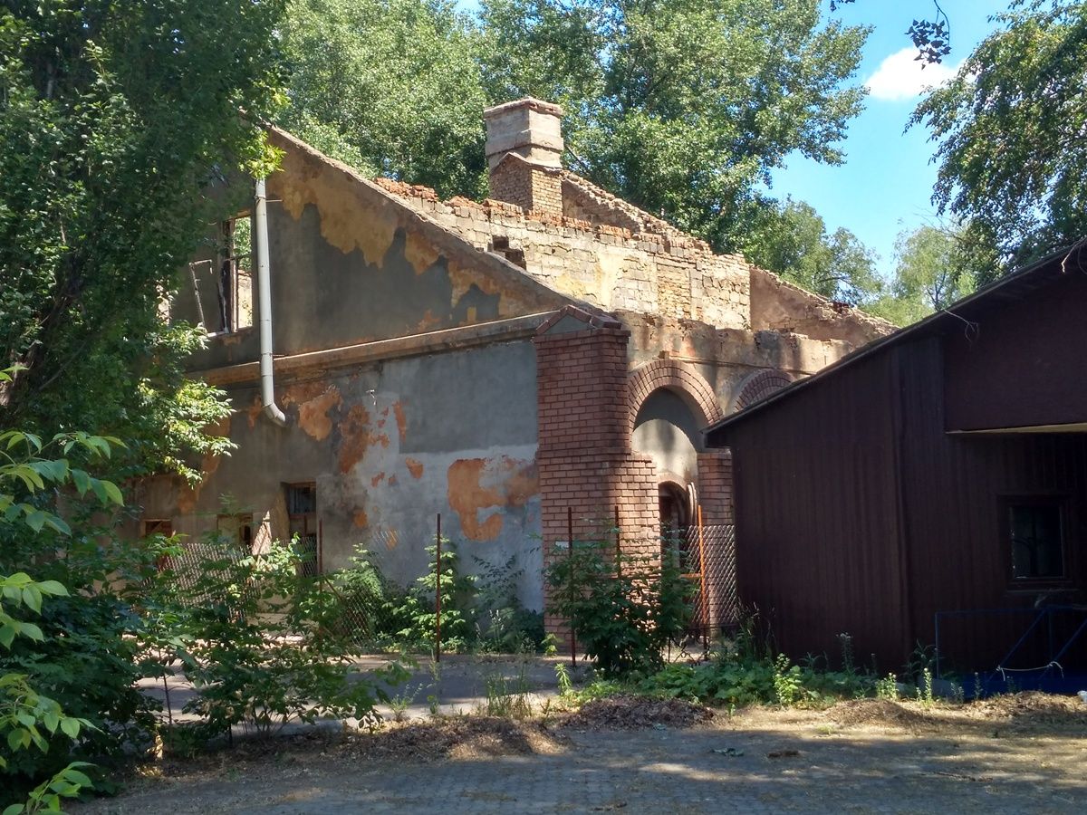 В Днепре в парке Глобы реконструируют кинотеатр 3