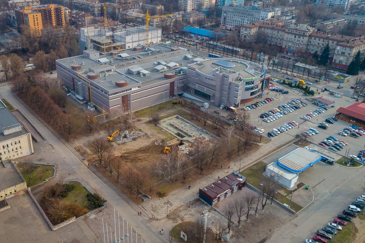 В сносе скульптуры «Днепровские волны» в Днепре городские власти обвинили Южмаш 3