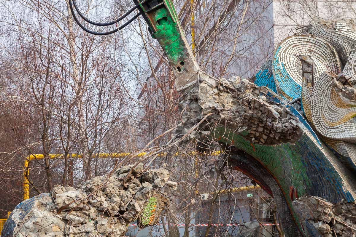 В сносе скульптуры «Днепровские волны» в Днепре городские власти обвинили Южмаш 7
