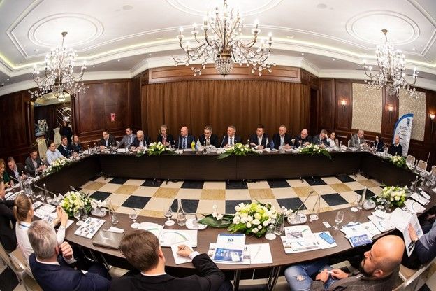 Кто занимается аэропортом Днепра: версия министра инфраструктуры и реальные дела 5