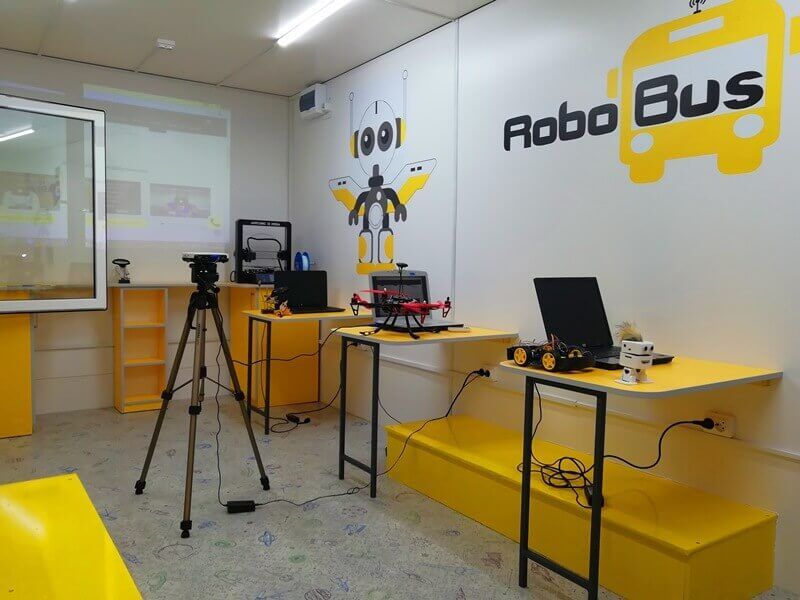 Где в Киеве и Днепре дети могут научиться создавать роботов 6