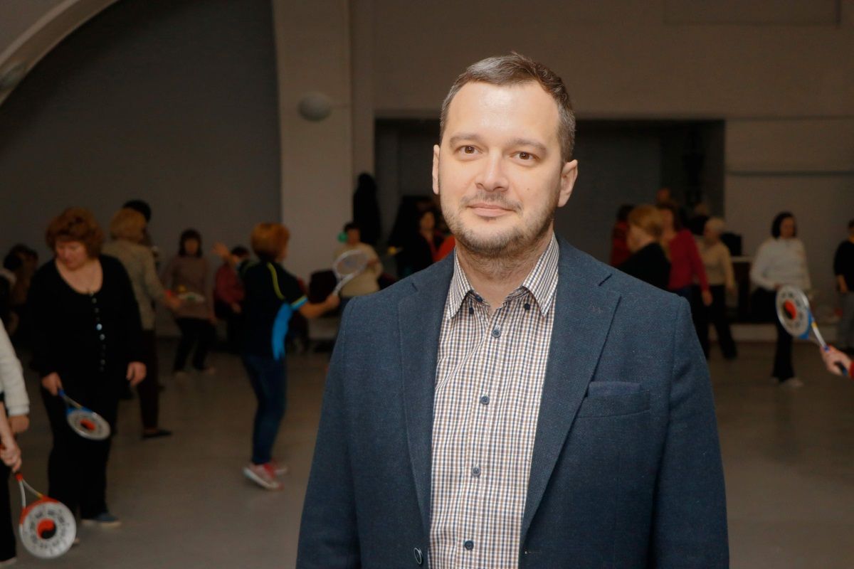 У Дніпрі для слухачів Університету третього віку проводять заняття з гімнастики плейстік 3