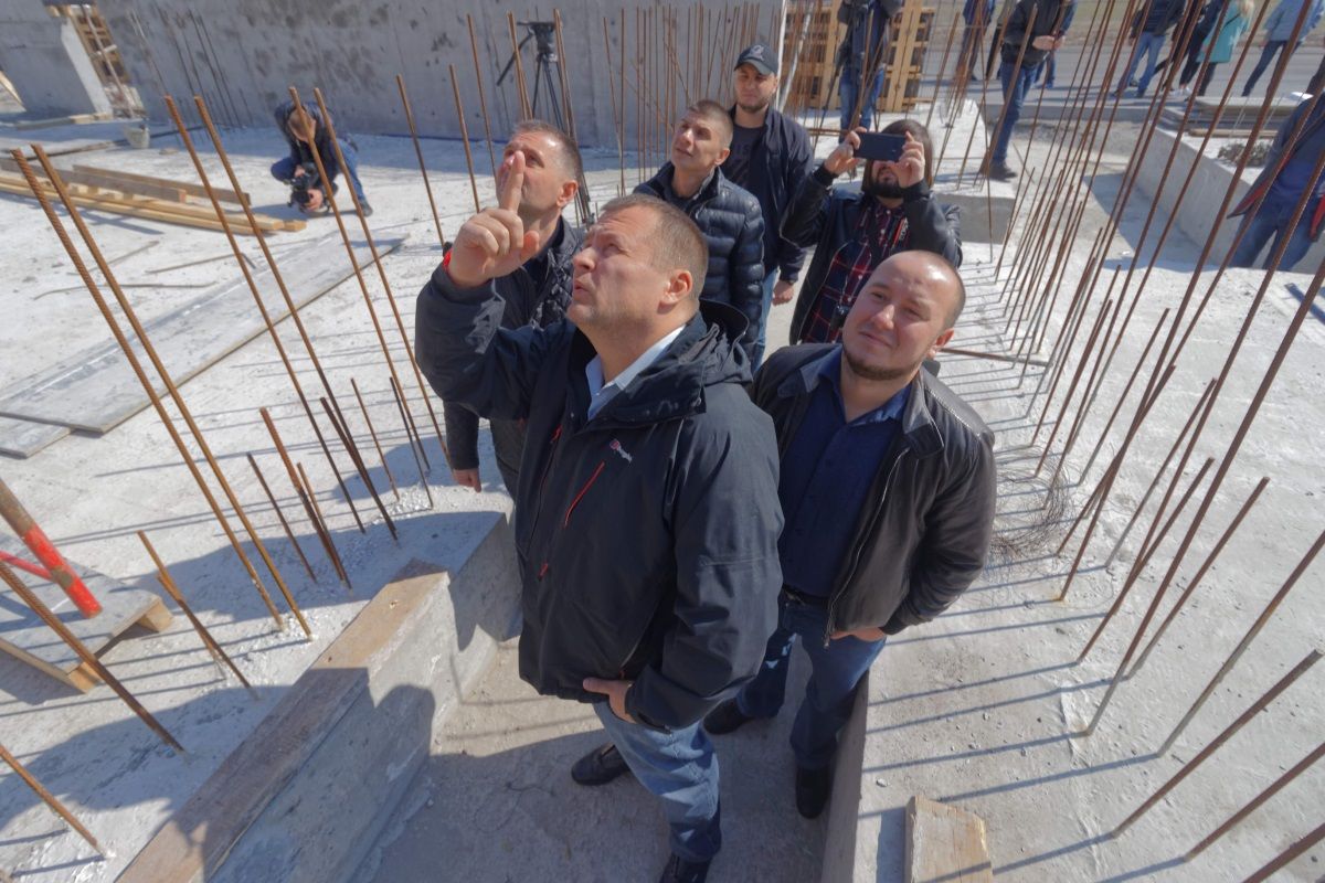 Борис Філатов: Міська влада реконструює стадіон ім. Петра Лайка фактично з нуля 6