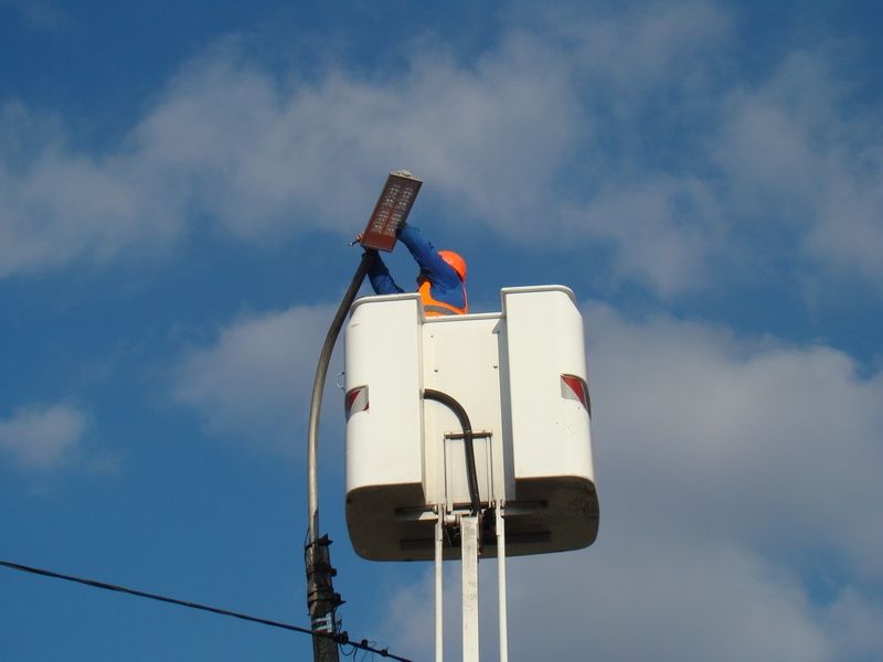 Власти Киева за 29 миллионов заменят уличные светильники: где проведут работы 1