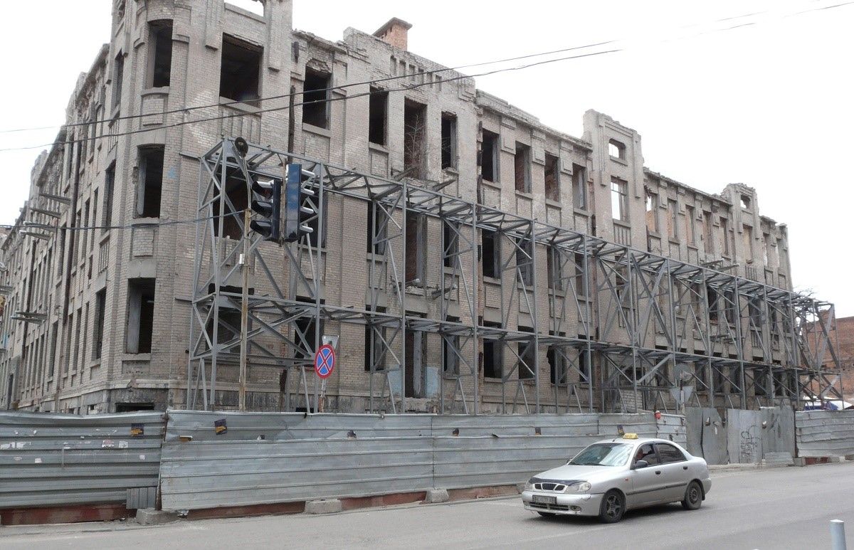 Кто мешает спасти памятник архитектуры на улице Троицкой в Днепре 2