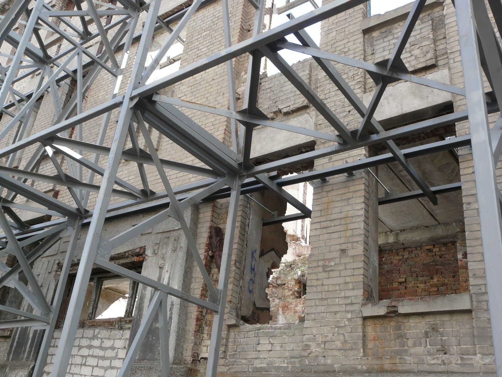 Кто мешает спасти памятник архитектуры на улице Троицкой в Днепре 12