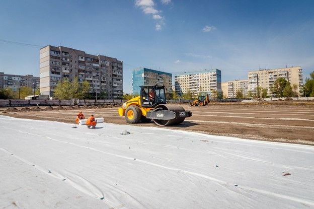 Кто-то пиарится, а кто-то их строит: как в Днепре и Днепропетровской области строят новые стадионы 17