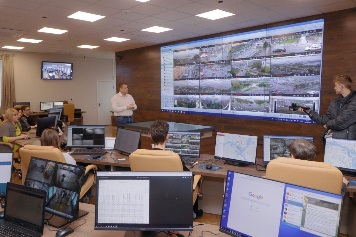 На чем мэр Днепра Борис Филатов крутит закон и кого отправляет в средневековье 5