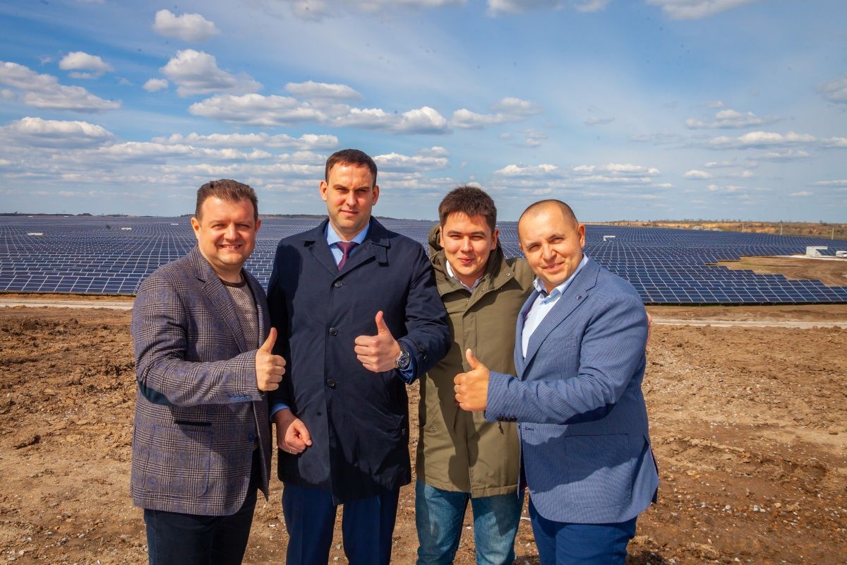 Руководство и собственники компании МСК «Синергия» Владимир Кошель, Сергей Тарковский, Батыр Азимов, также директор и собственник компании «Меганом Украина» Сергей Корниенко