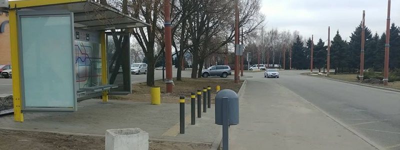 Дело табак. Прокуратура в Днепре расследует кражу бюджетных средств на остановочных комплексах