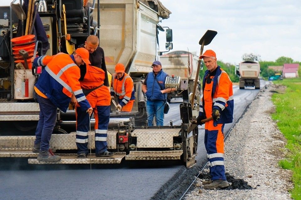 К середине июня под Днепром закончат ремонт дороги Вольное-Гвардейское 2