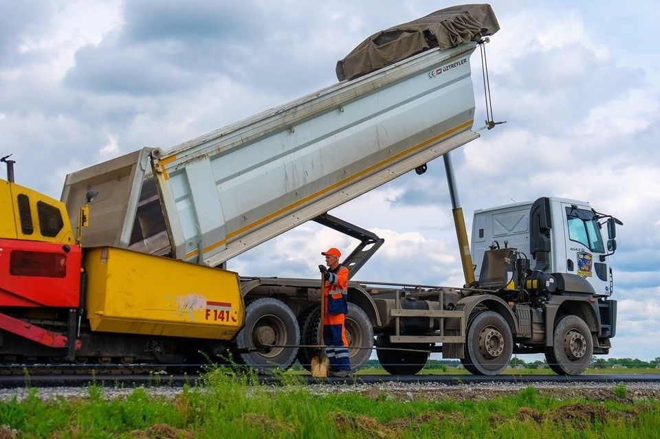 К середине июня под Днепром закончат ремонт дороги Вольное-Гвардейское 5