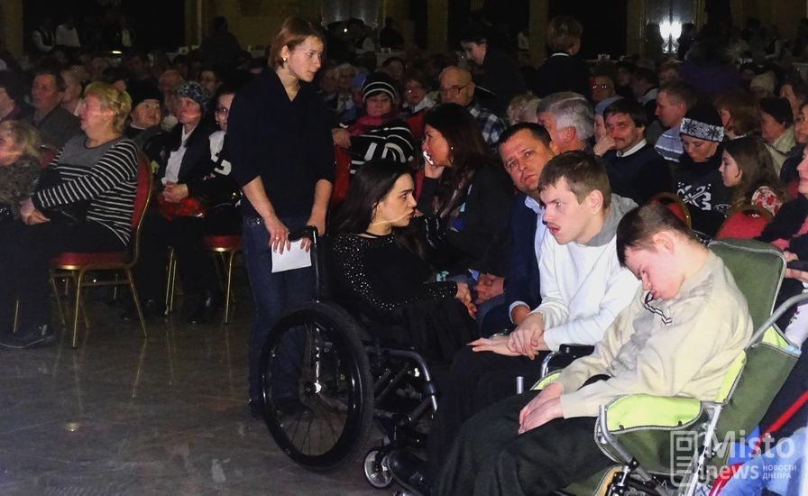 Как Борис Филатов выполняет обещания: школы, больницы, социальная помощь 2