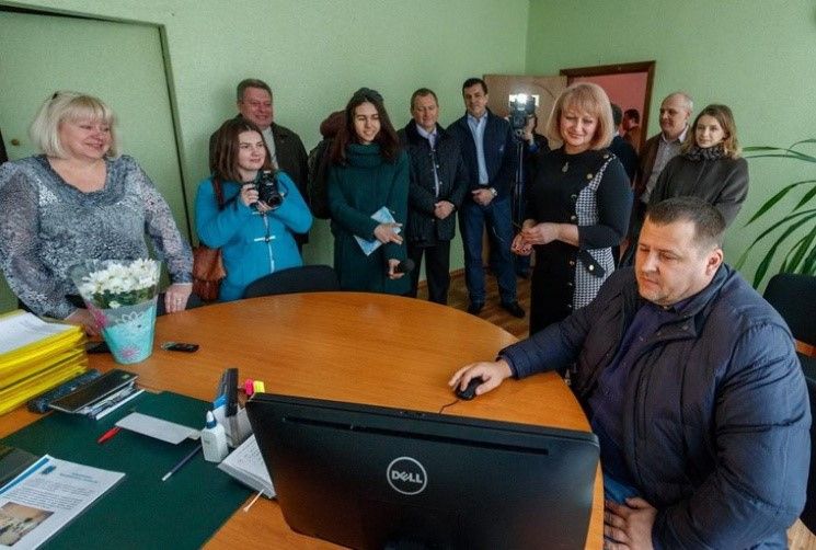 Как Борис Филатов выполняет обещания: школы, больницы, социальная помощь 6