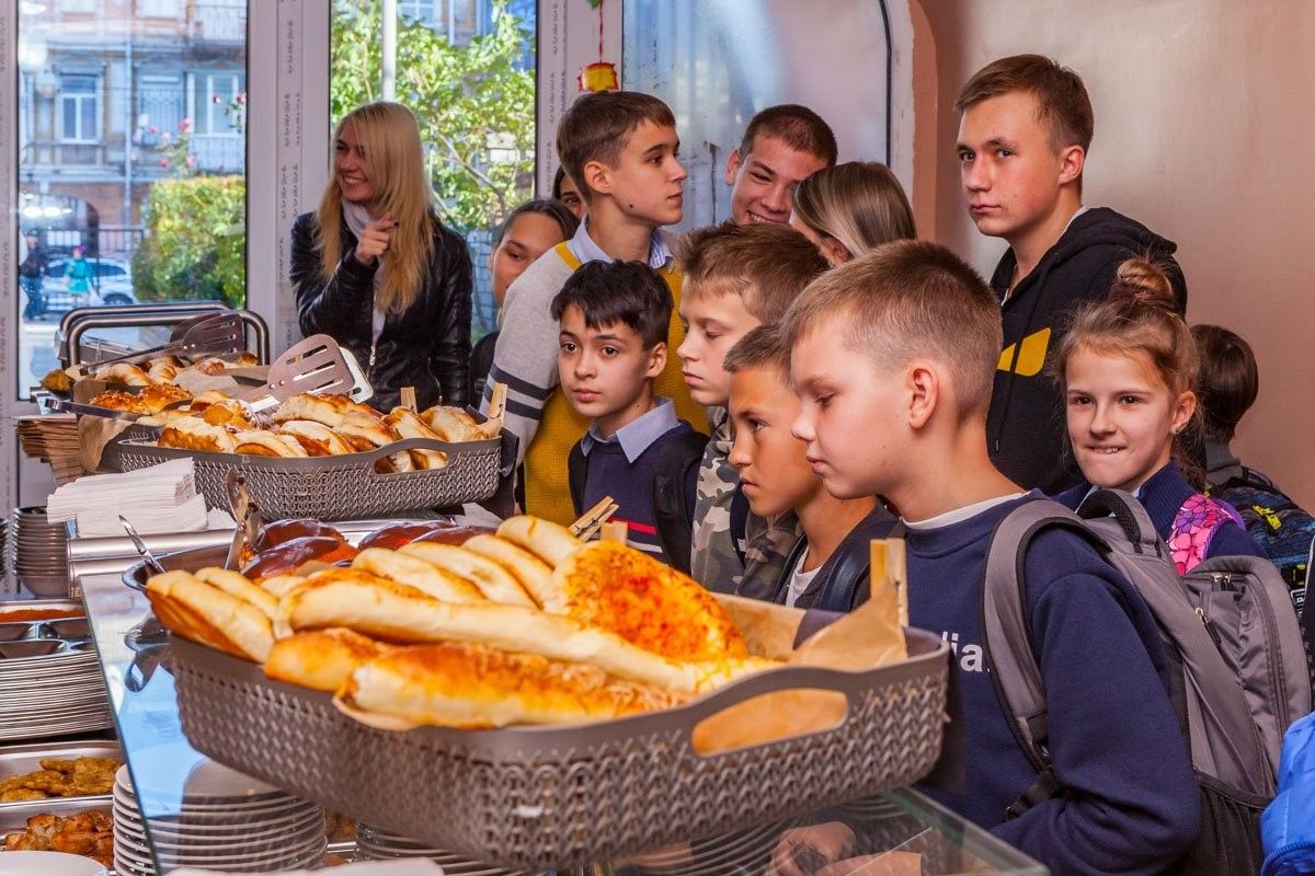 Как Борис Филатов выполняет обещания: школы, больницы, социальная помощь 8