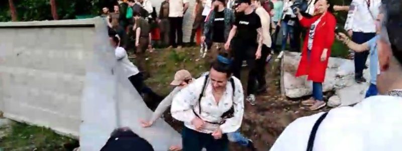 Застройщик из Днепра против активистов: как идет война за Протасов Яр в Киеве