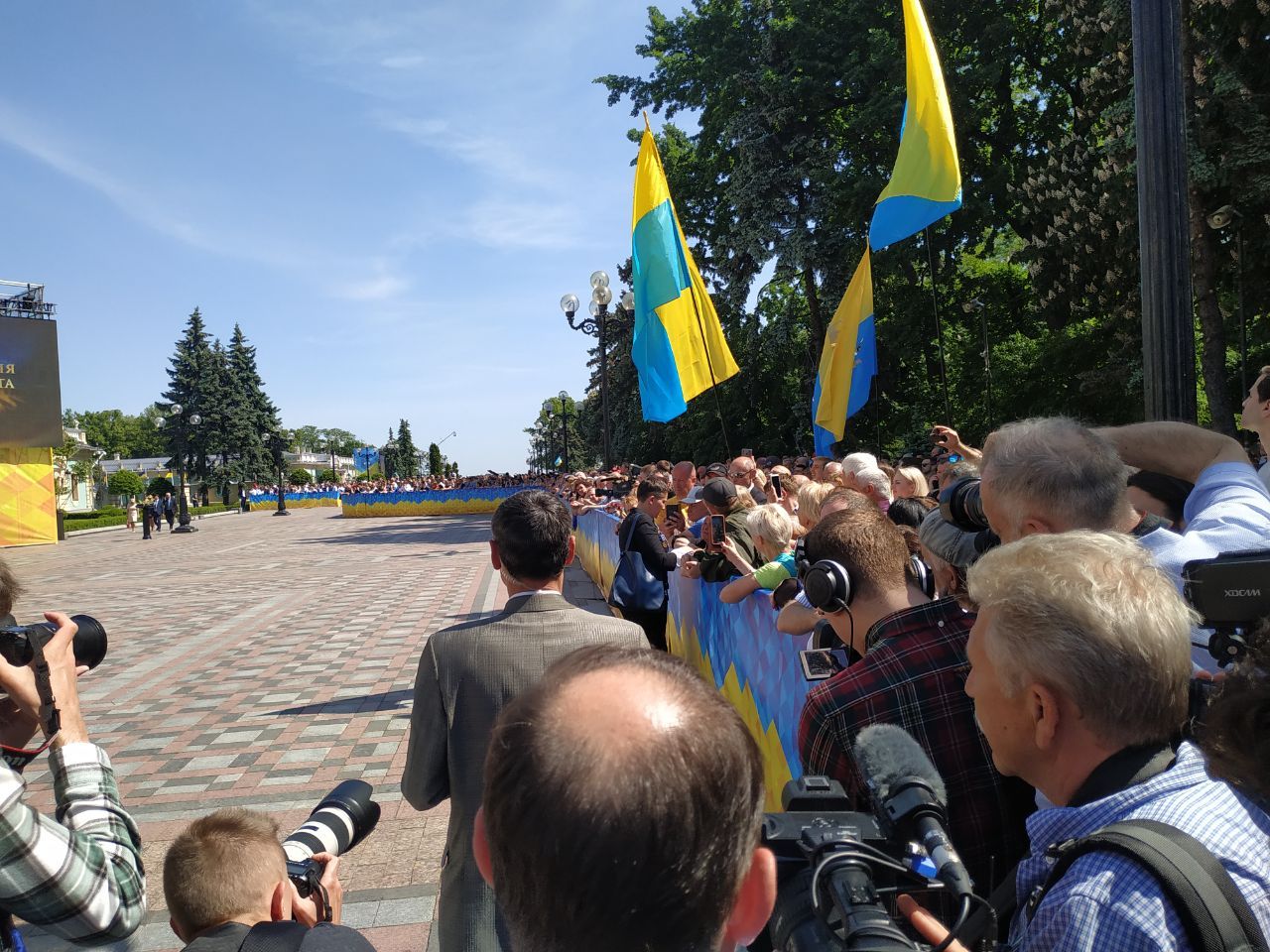 Нардеп Надежда Савченко пошла в народ