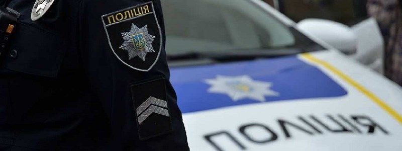 Зимние забавы в Украине: как полицейские уходили от погони и выкидывали деньги в окно