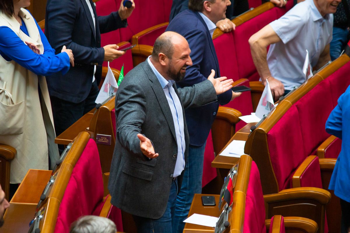 Депутаты не приняли закон Зеленского: как все происходило за объективом телекамер 8