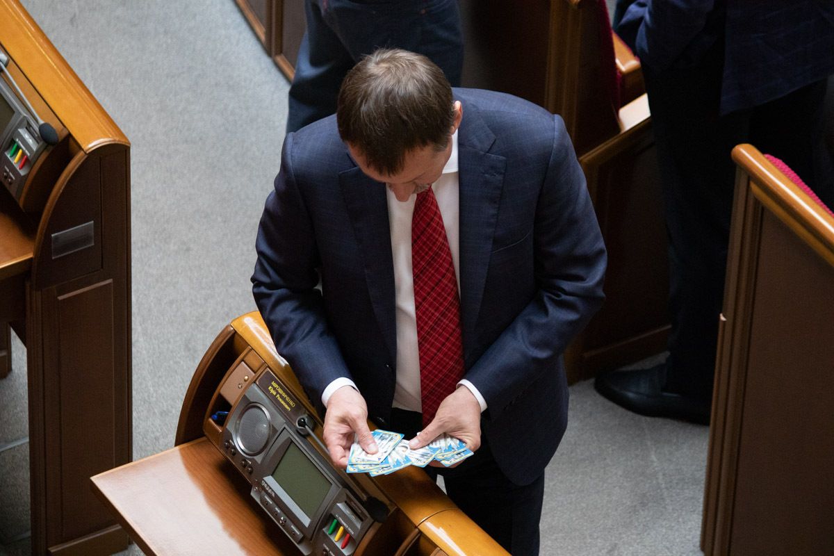 Каждый был занят своими важными делами