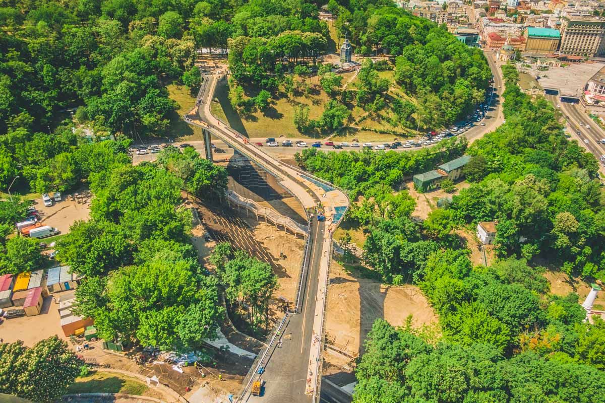 В Киеве на постройку велосипедно-пешеходного моста выделят еще 74 миллиона 2