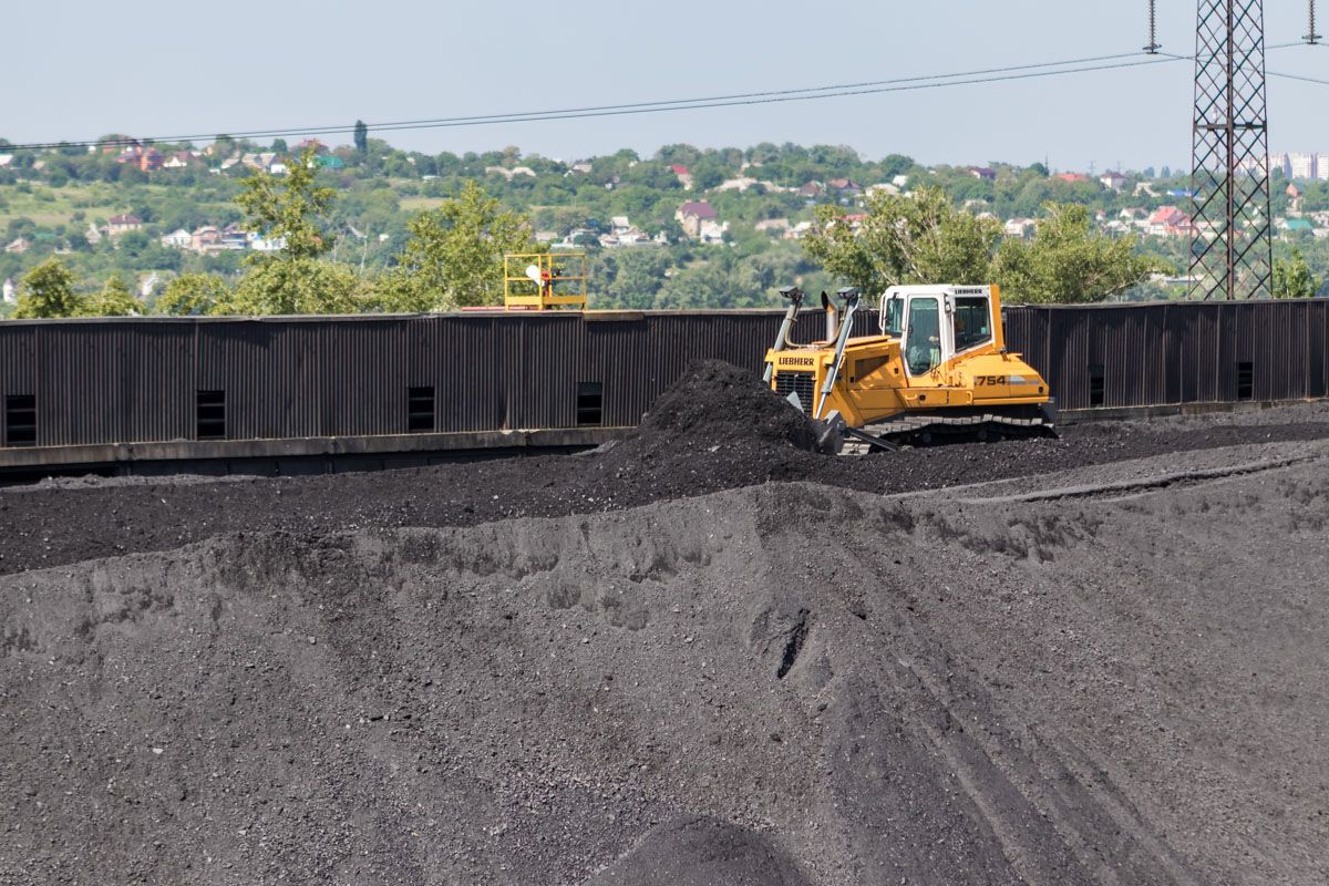 Сегодня на станции запаса газового угля хватит на месяц бесперебойной работы, и подвозить его можно по мере надобности, благо добывается он менее чем в 100 км от самой станции