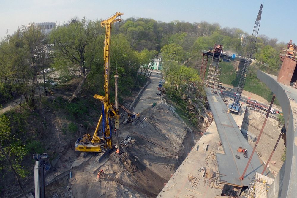 Земля под мостом в аренде у Д.Буряка