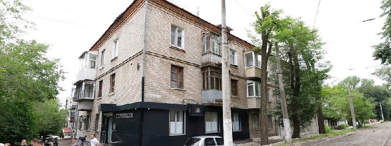 У Дніпрі будинок, який понад півстоліття тому збудували без фундаменту, відновлюють за найефективнішою європейською технологією 
