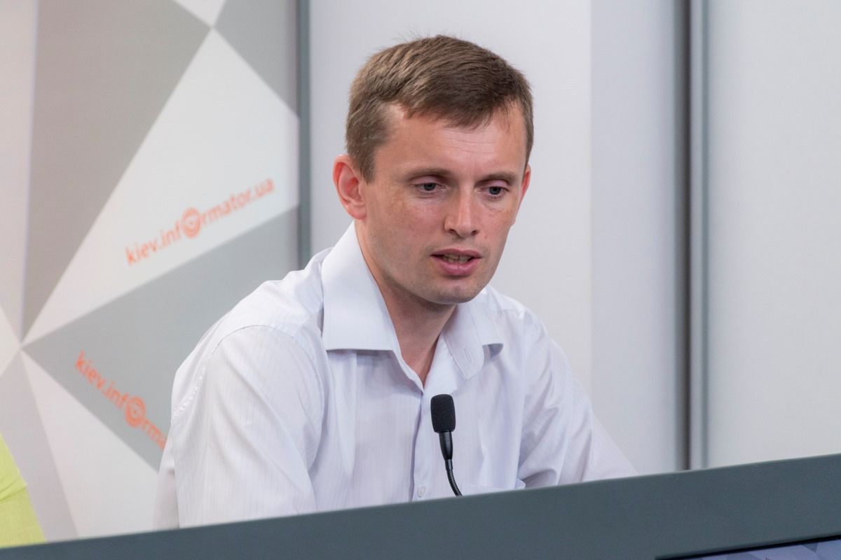 Политолог Руслан Бортник считает, что новый парламент может стать непредсказуемым, а значит опасным для Украины