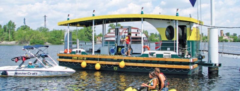 Где в Днепре запустят плавающую заправку и какой вред она несет