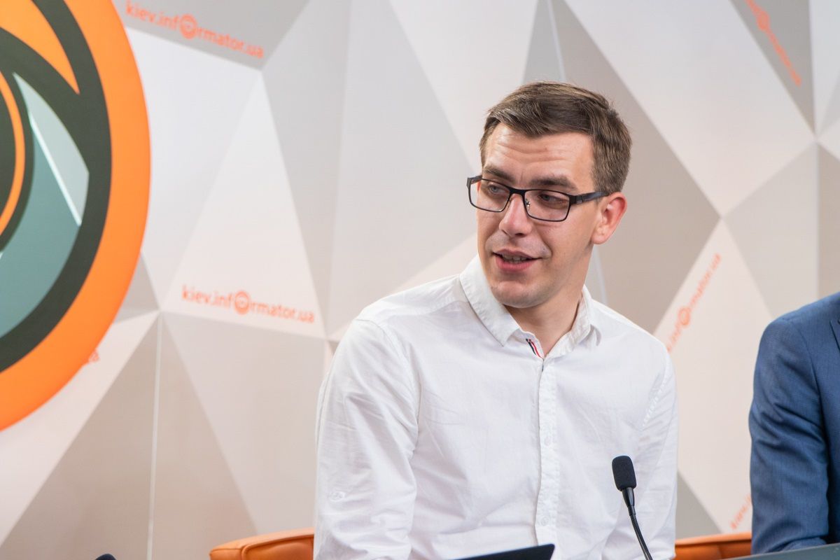 Политолог Сергей Быков надеется, что КСУ признает указ Зеленского