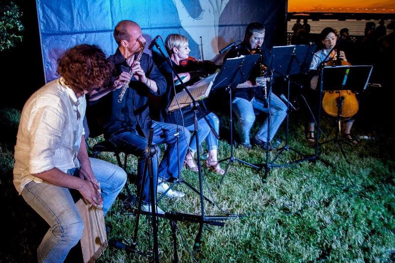 Классика на Пирсе на Набережной Днепра