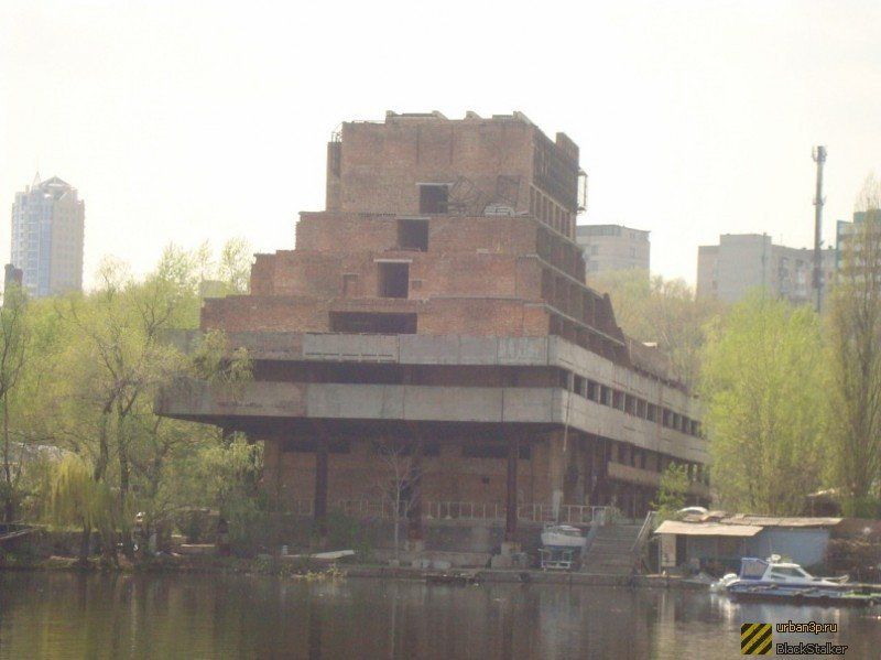 Как у Днепра украли корабль-призрак 1