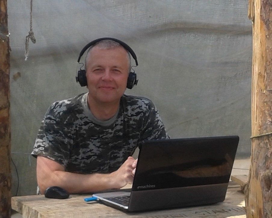 Стулья, деньги и столы — легко ли быть благотворителем в Украине 9